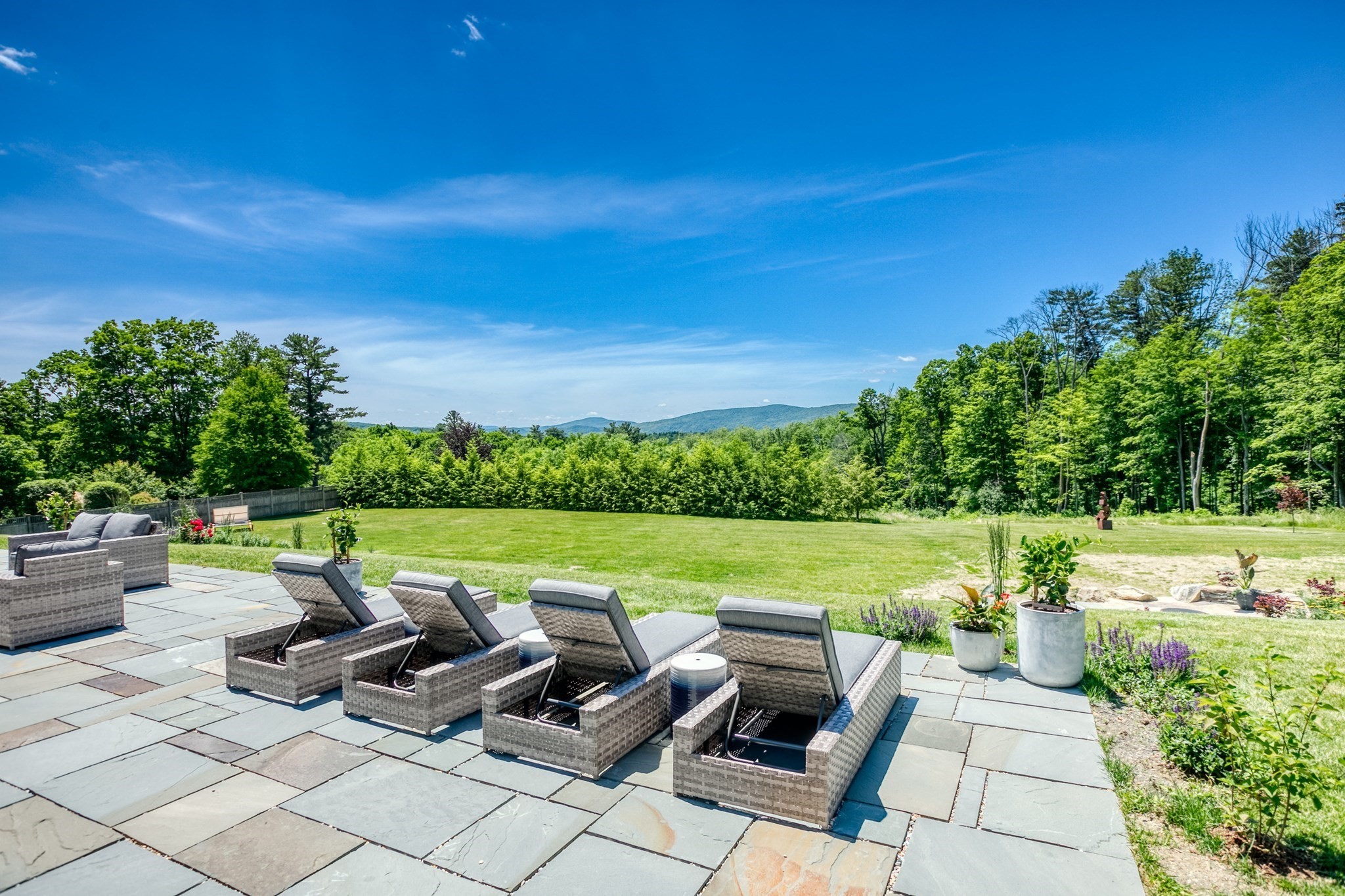 2 Kemble Property Photo 33