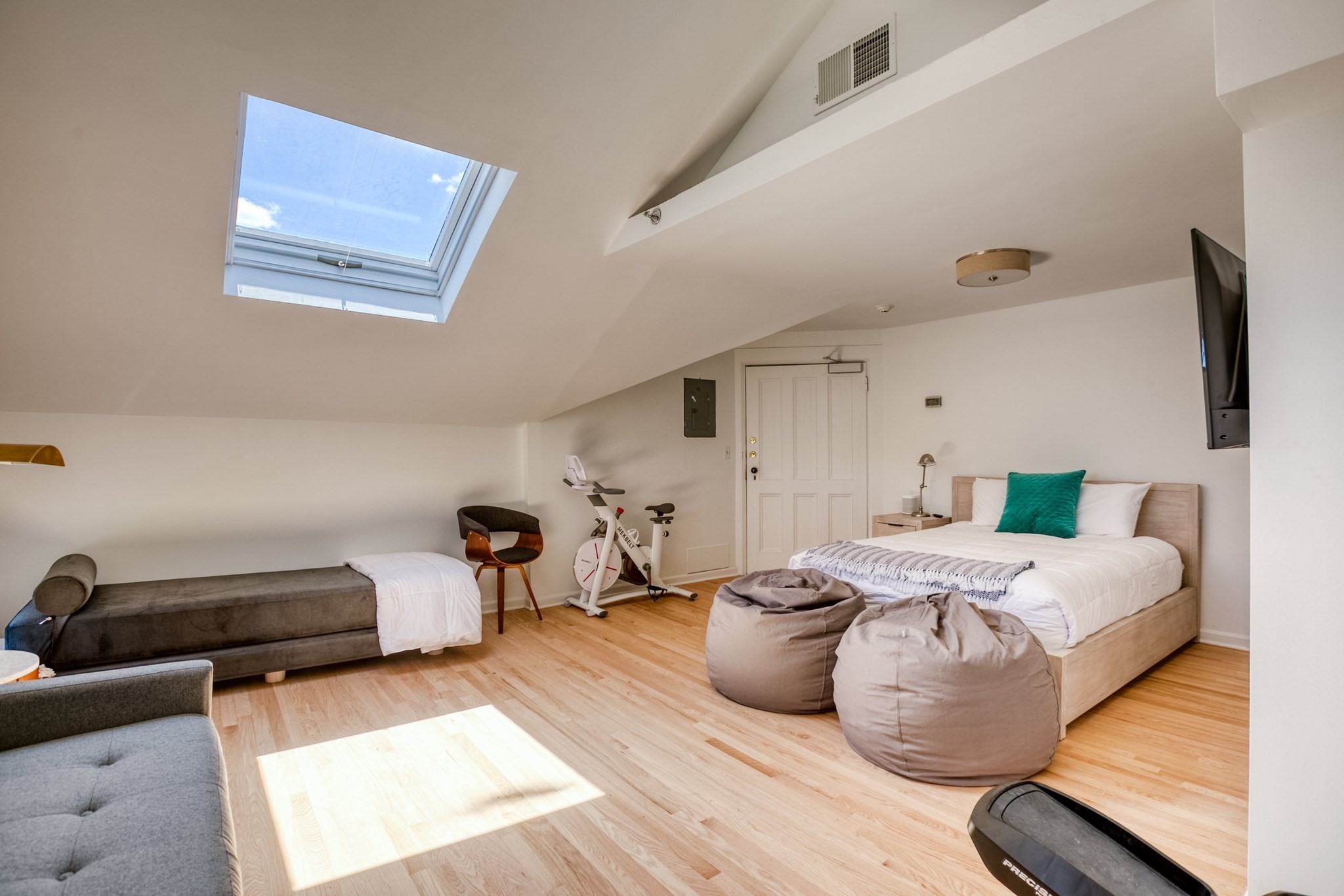 2 Kemble Property Photo 38