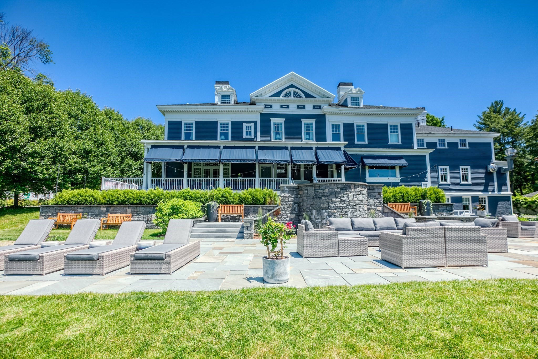 2 Kemble Property Photo 41