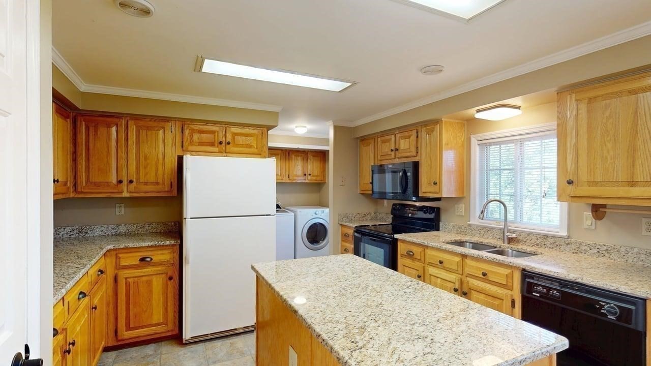 50 Highland St # 227 Property Photo 12