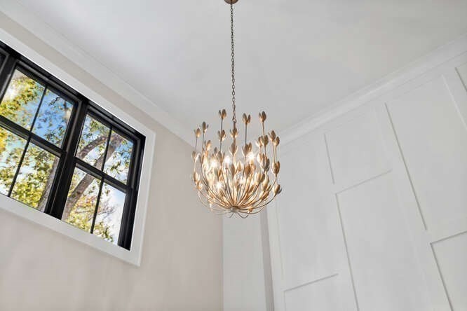 957 South Street Property Photo 16