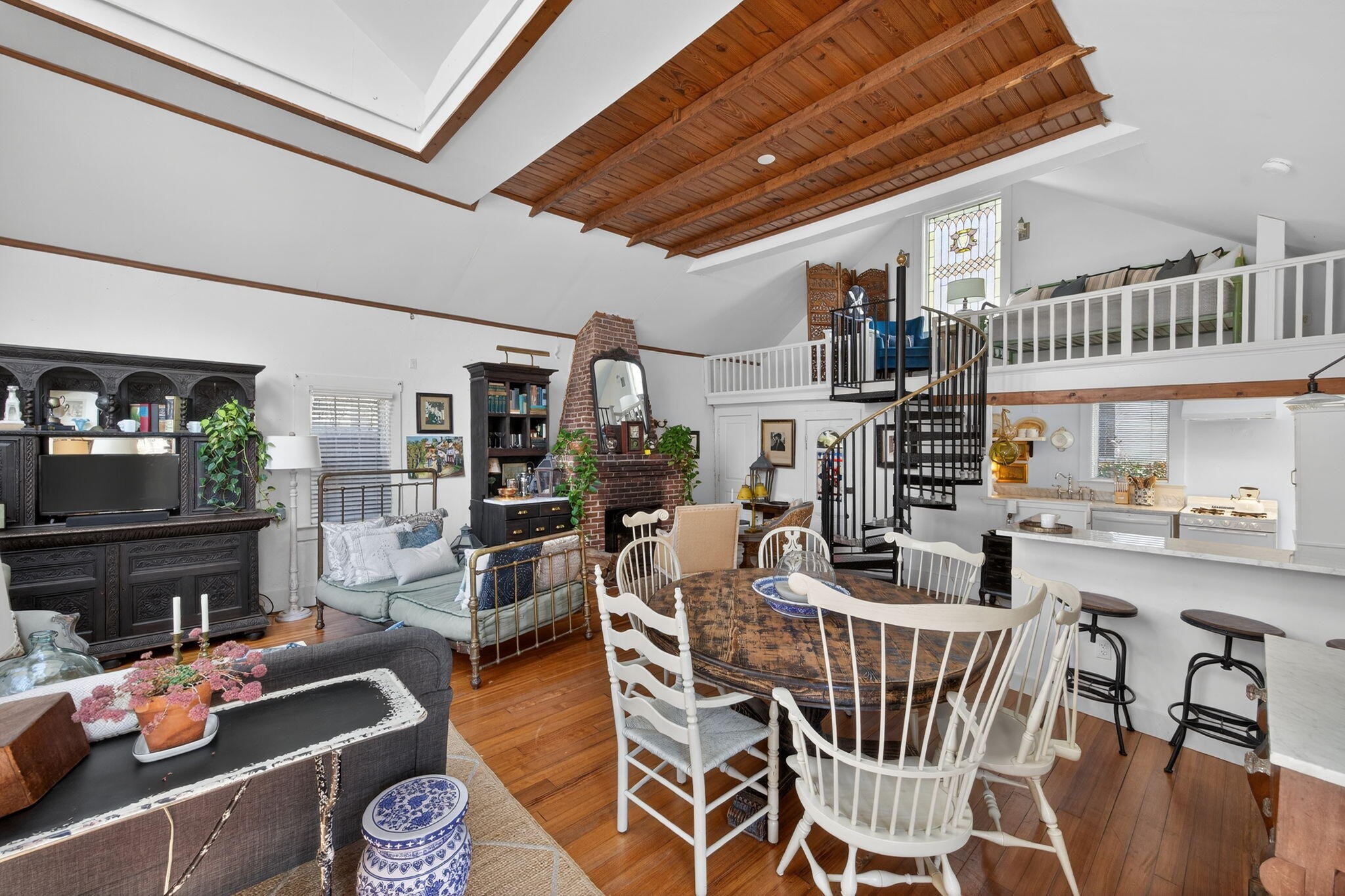 5 Webster Place Property Photo 6
