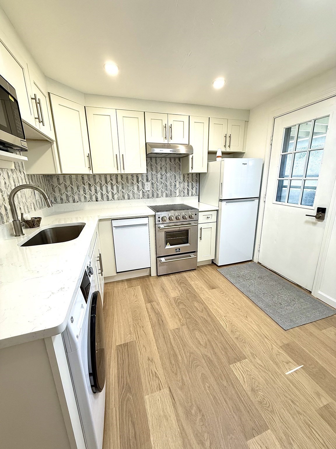 1169 Nantasket Ave # 2
