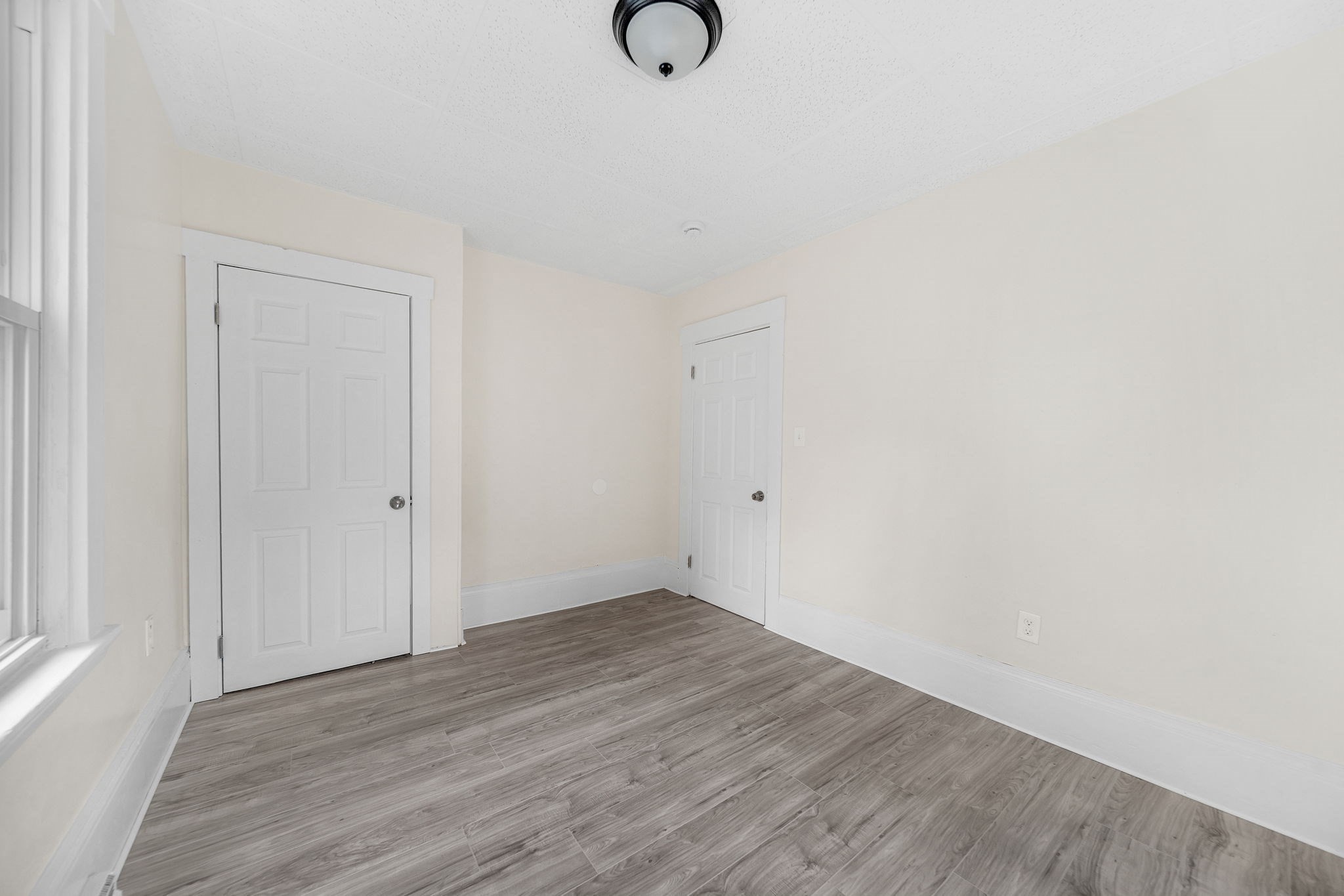 20 Autumn St Property Photo 9