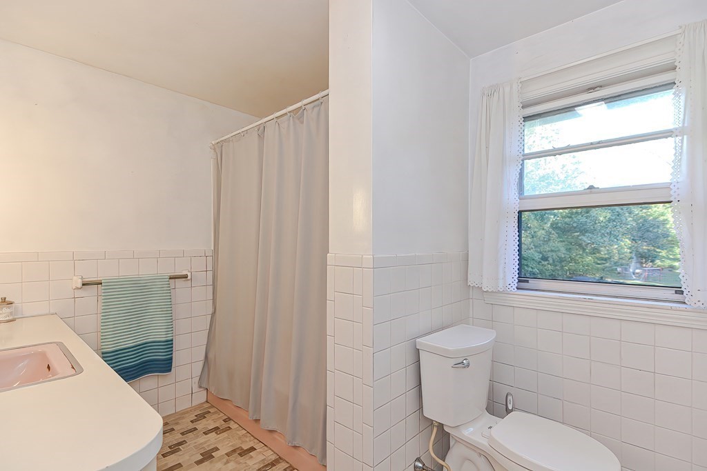 38 Druid Hill Ave E Property Photo 24