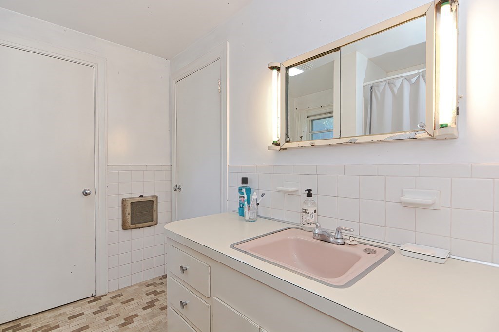 38 Druid Hill Ave E Property Photo 25