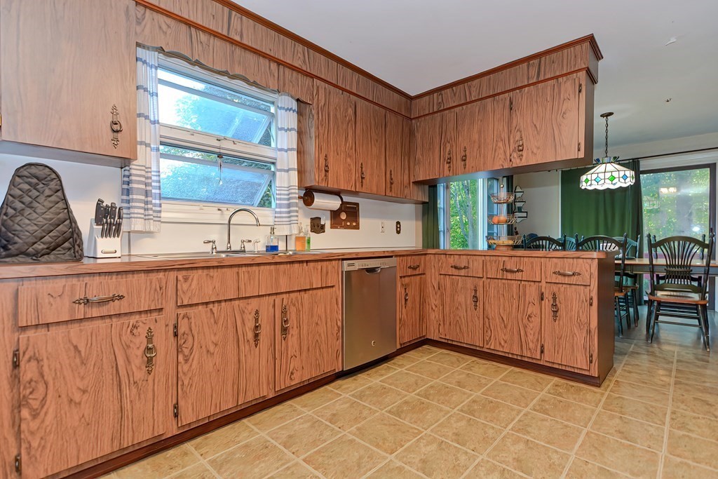 38 Druid Hill Ave E Property Photo 31