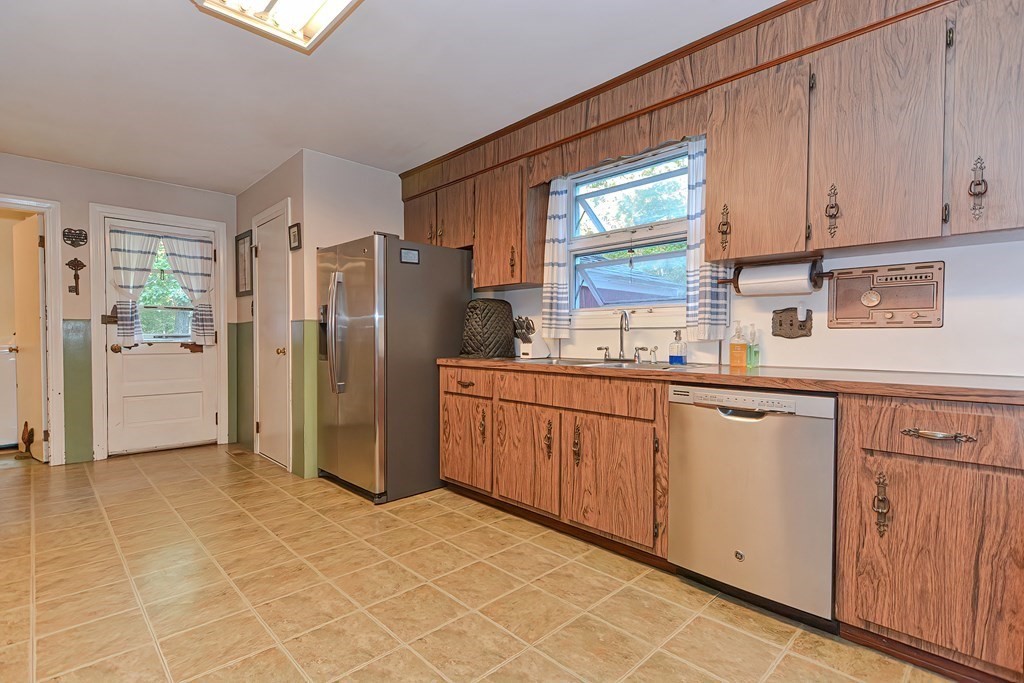 38 Druid Hill Ave E Property Photo 32