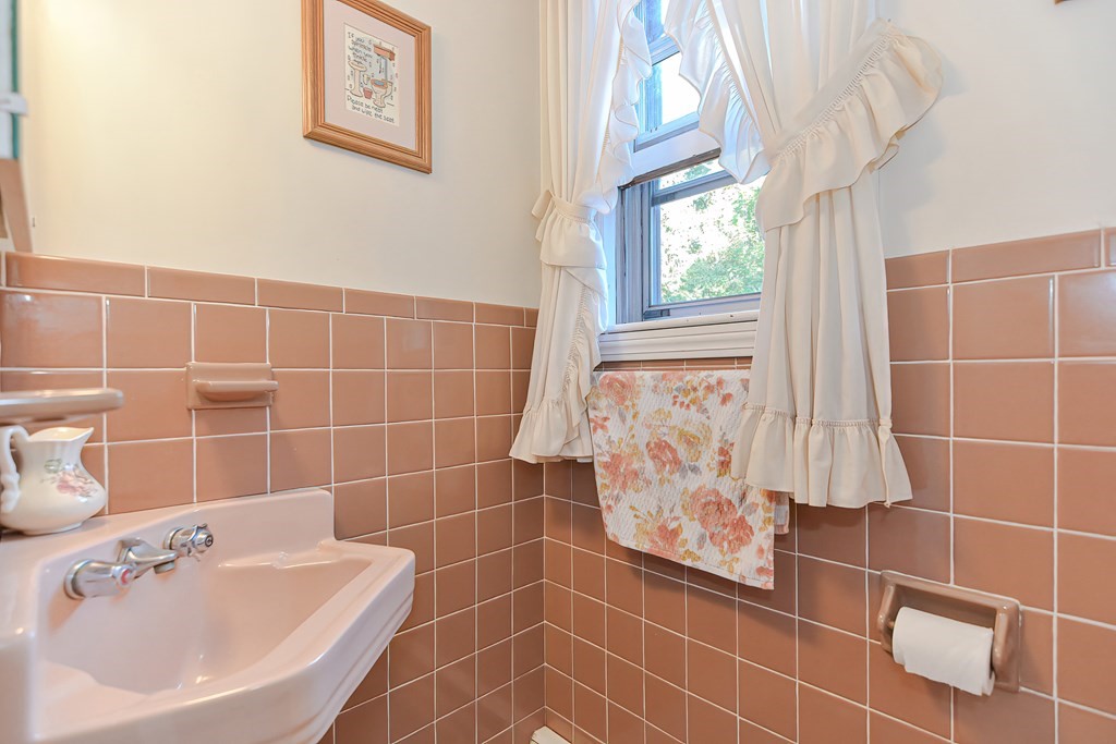 38 Druid Hill Ave E Property Photo 40