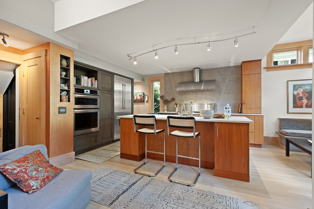 32 Hawthorn St Property Photo 15