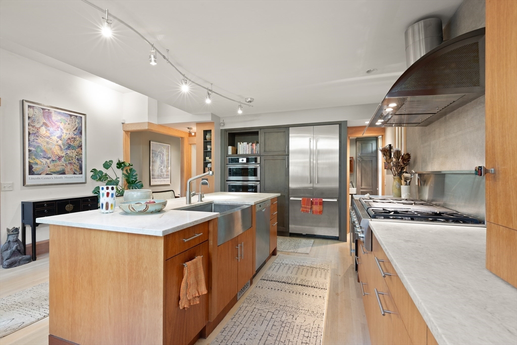 32 Hawthorn St Property Photo 16