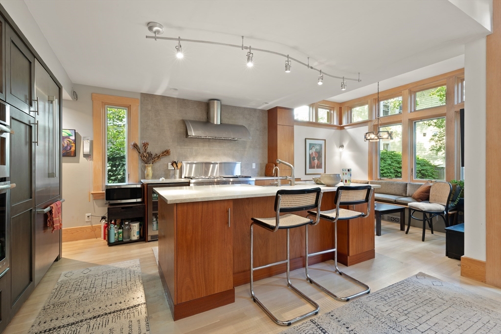 32 Hawthorn St Property Photo 17