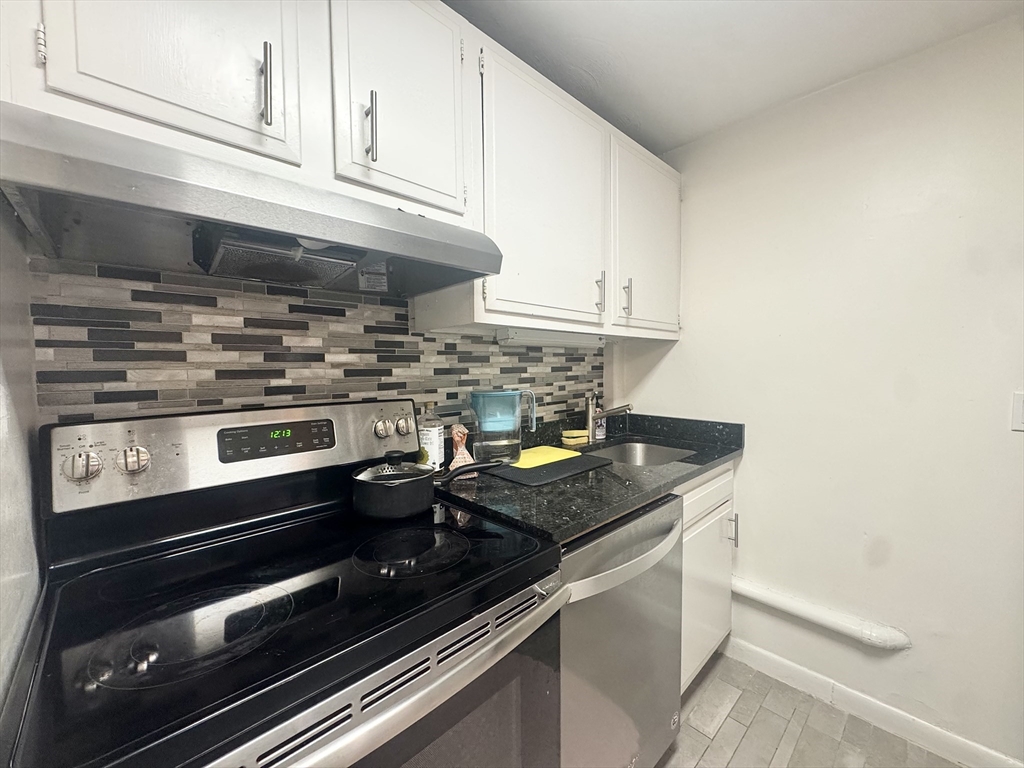 1643 Cambridge # 21 Property Photo 1