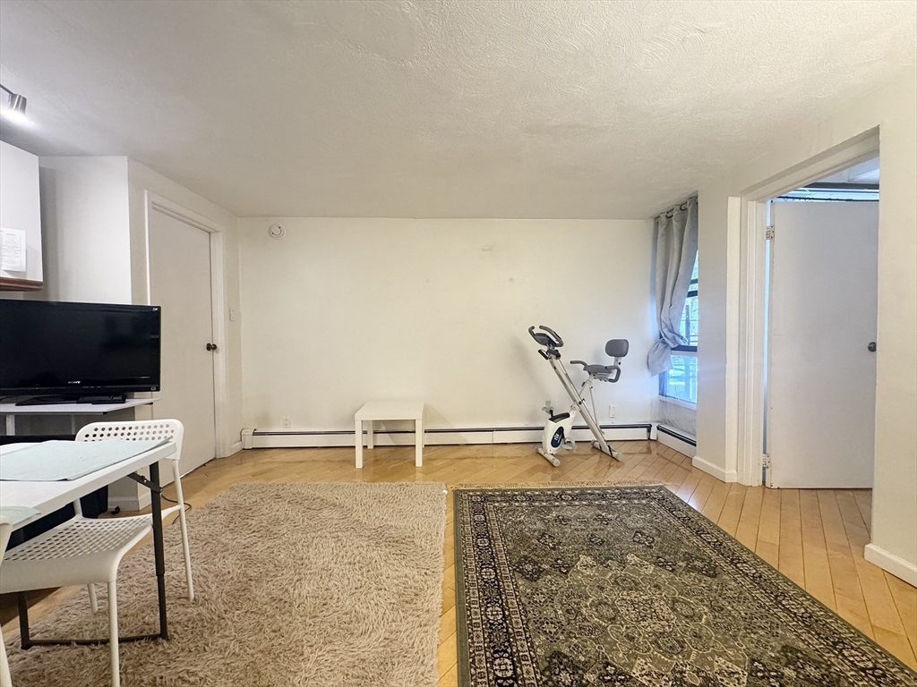 1643 Cambridge # 21 Property Photo 3