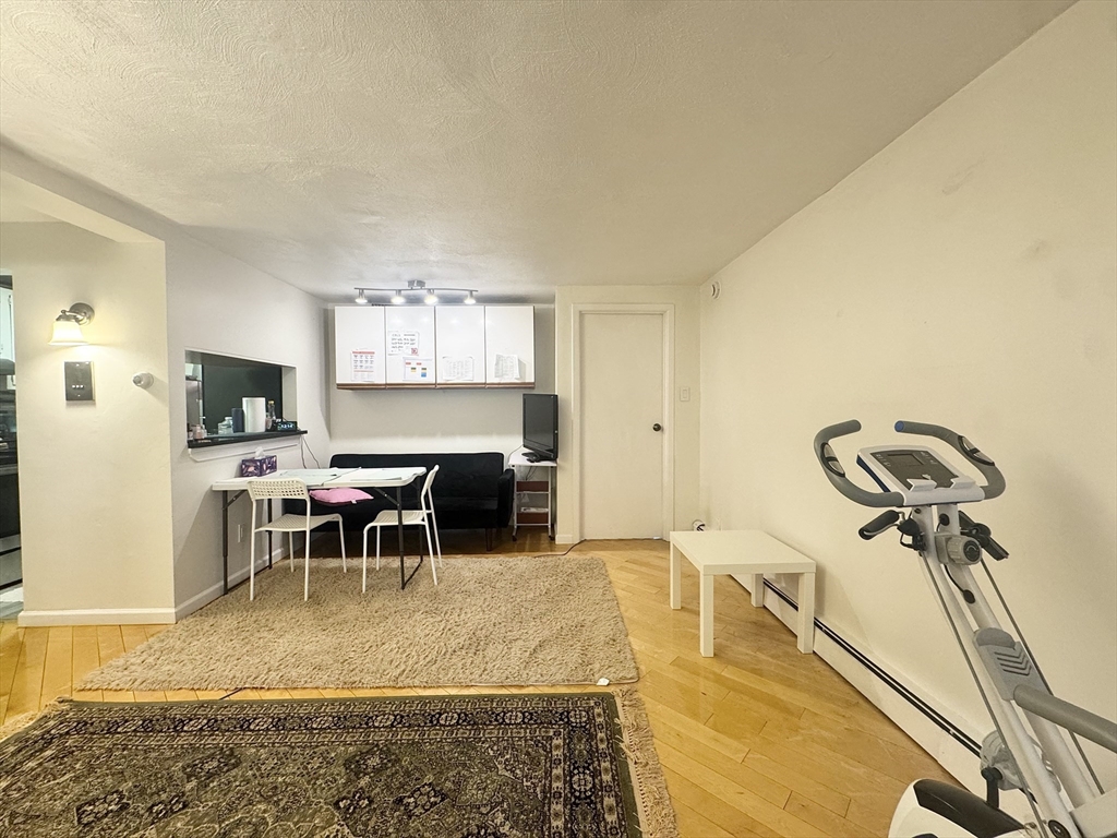 1643 Cambridge # 21 Property Photo 4