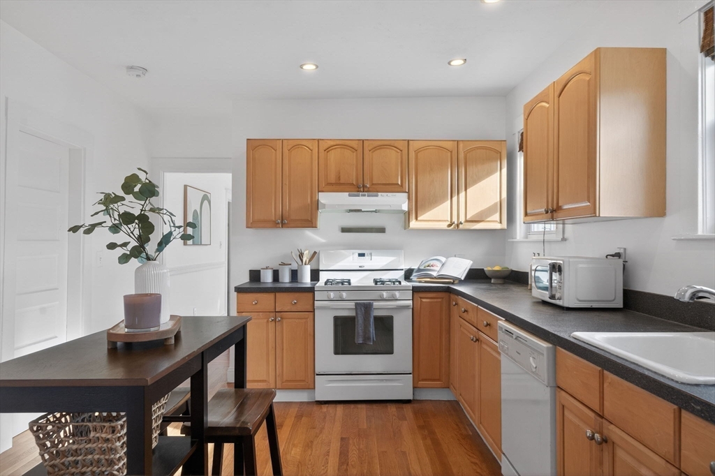 102 Grant # B Property Photo 12