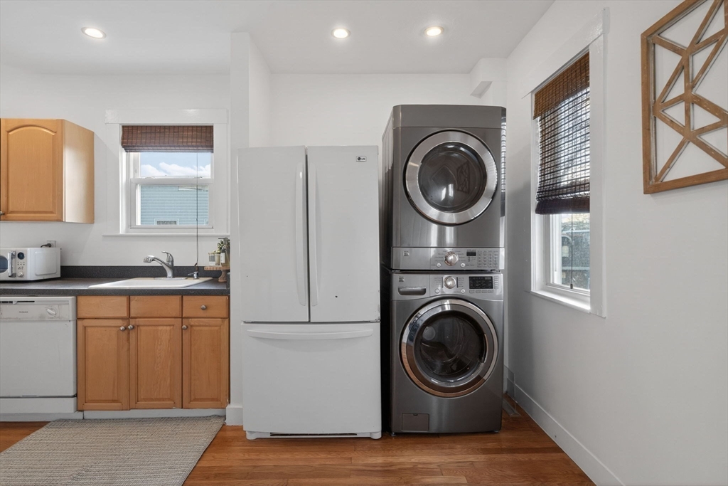 102 Grant # B Property Photo 14