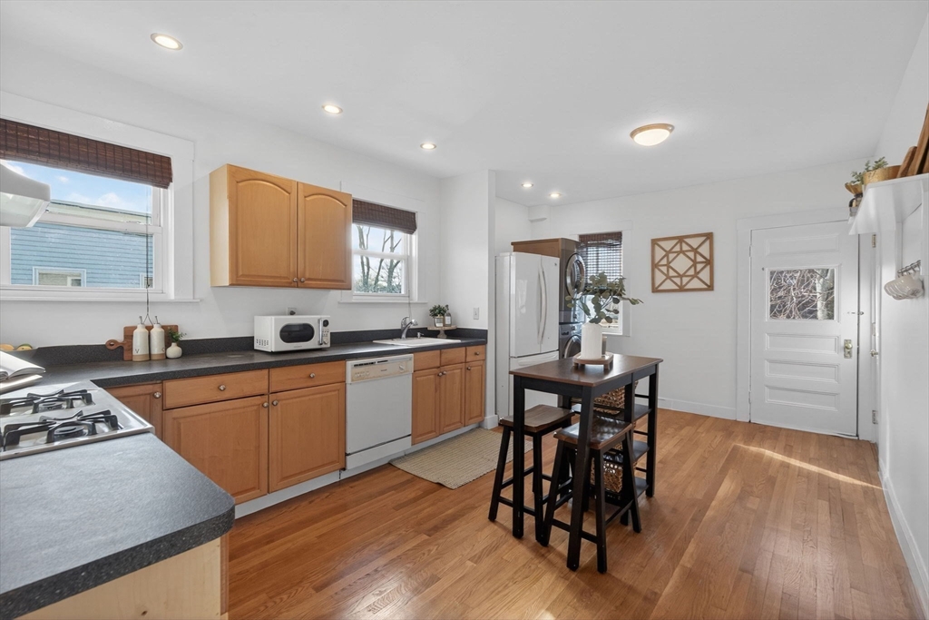 102 Grant # B Property Photo 15