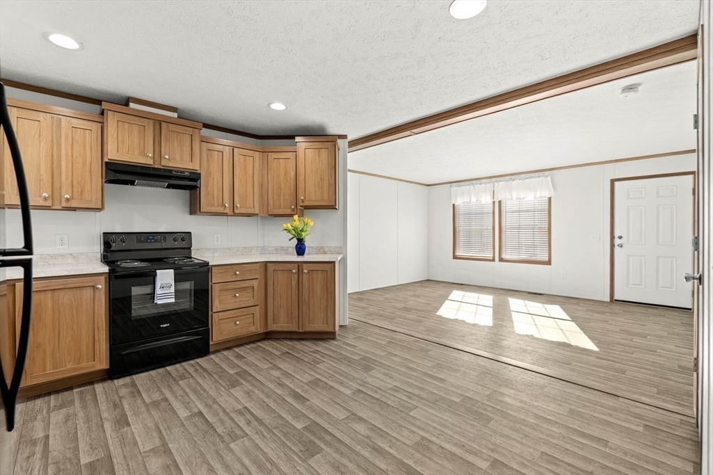 200 North St # B Property Photo 1