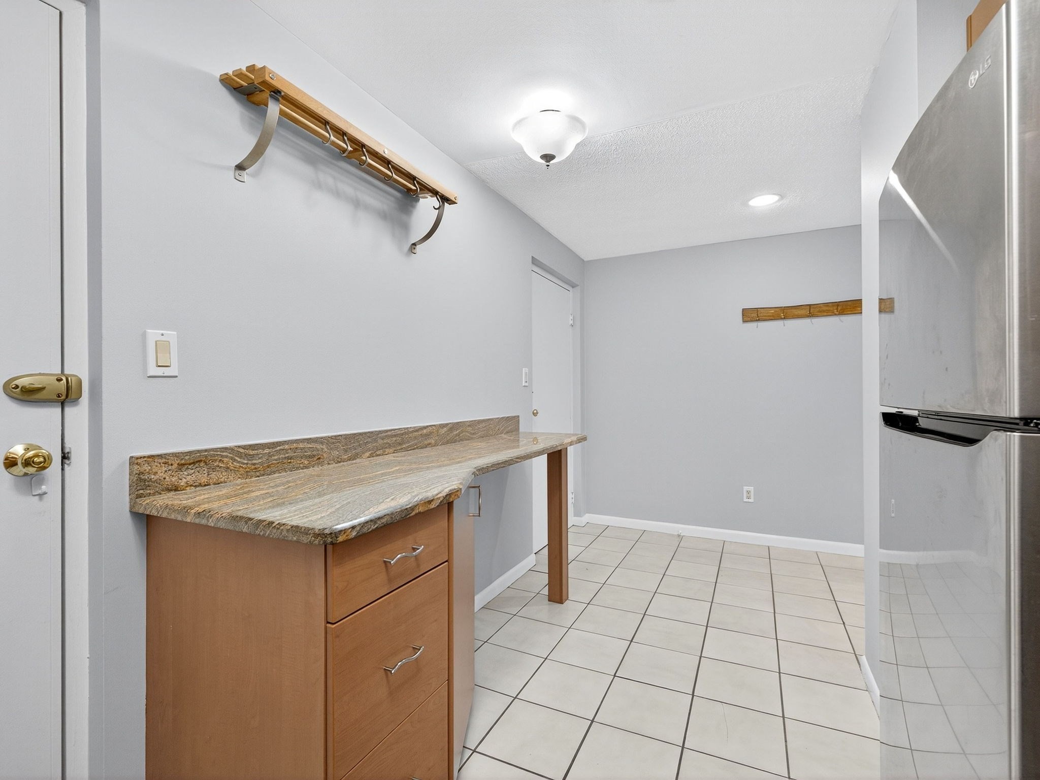 2323 Washington St # 6 Property Photo 5