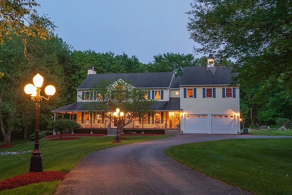 31 Swing Drive Property Photo 1