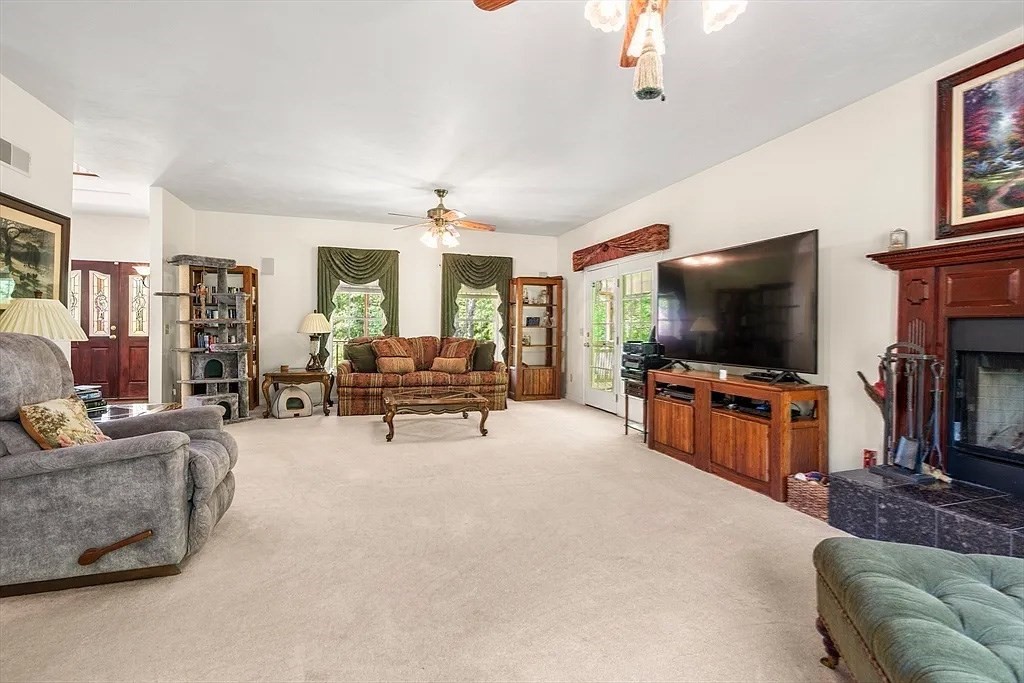 31 Swing Drive Property Photo 5