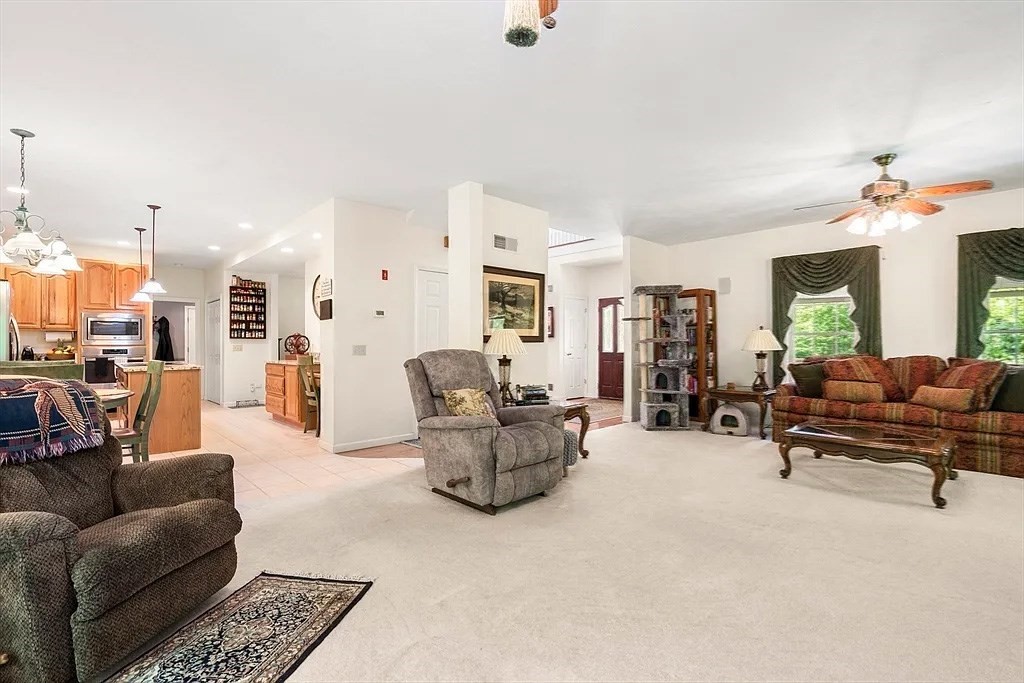 31 Swing Drive Property Photo 6