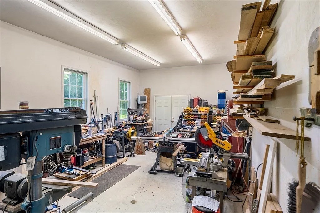 31 Swing Drive Property Photo 22