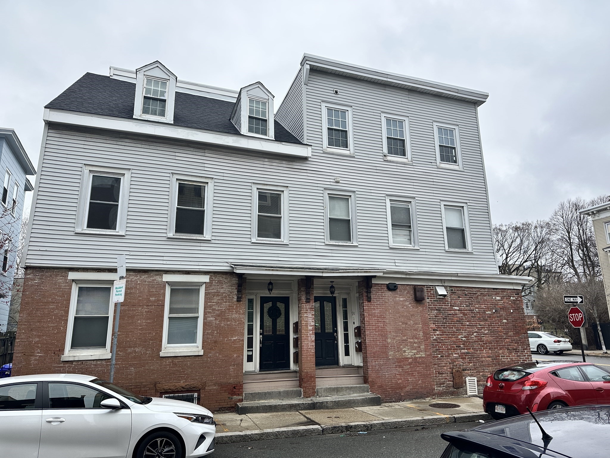 89 Green St Property Photo 1