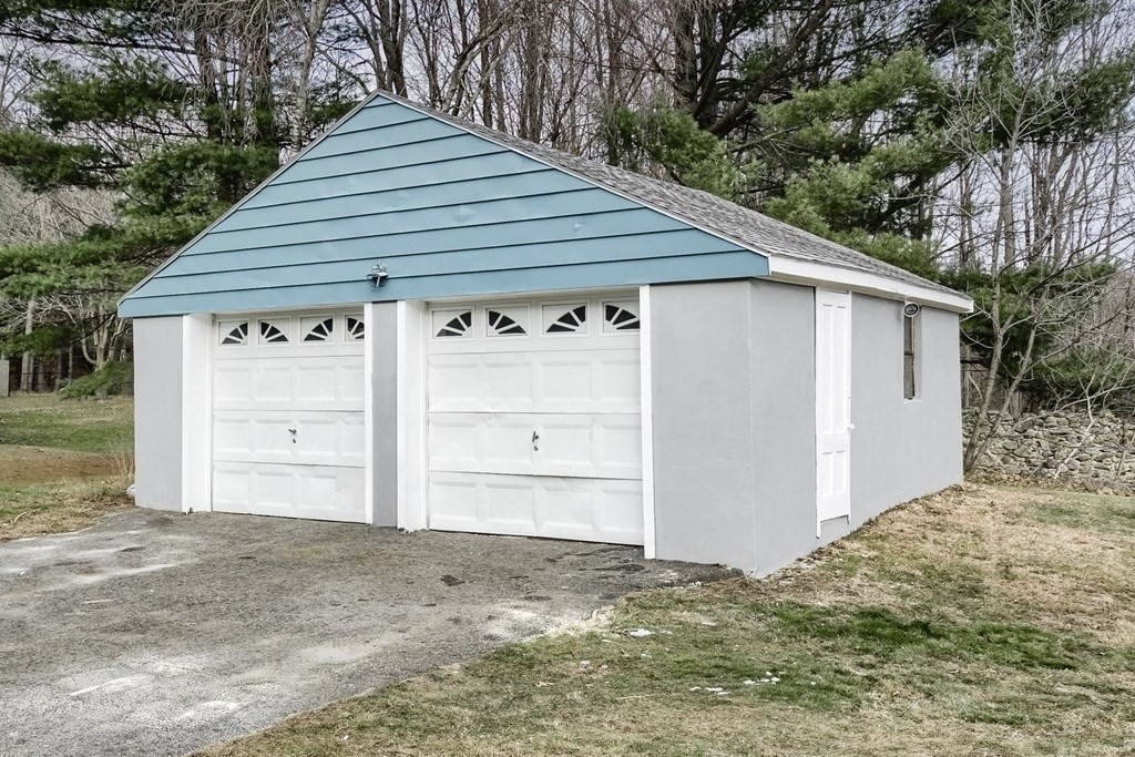 188 Princeton St Property Photo 25