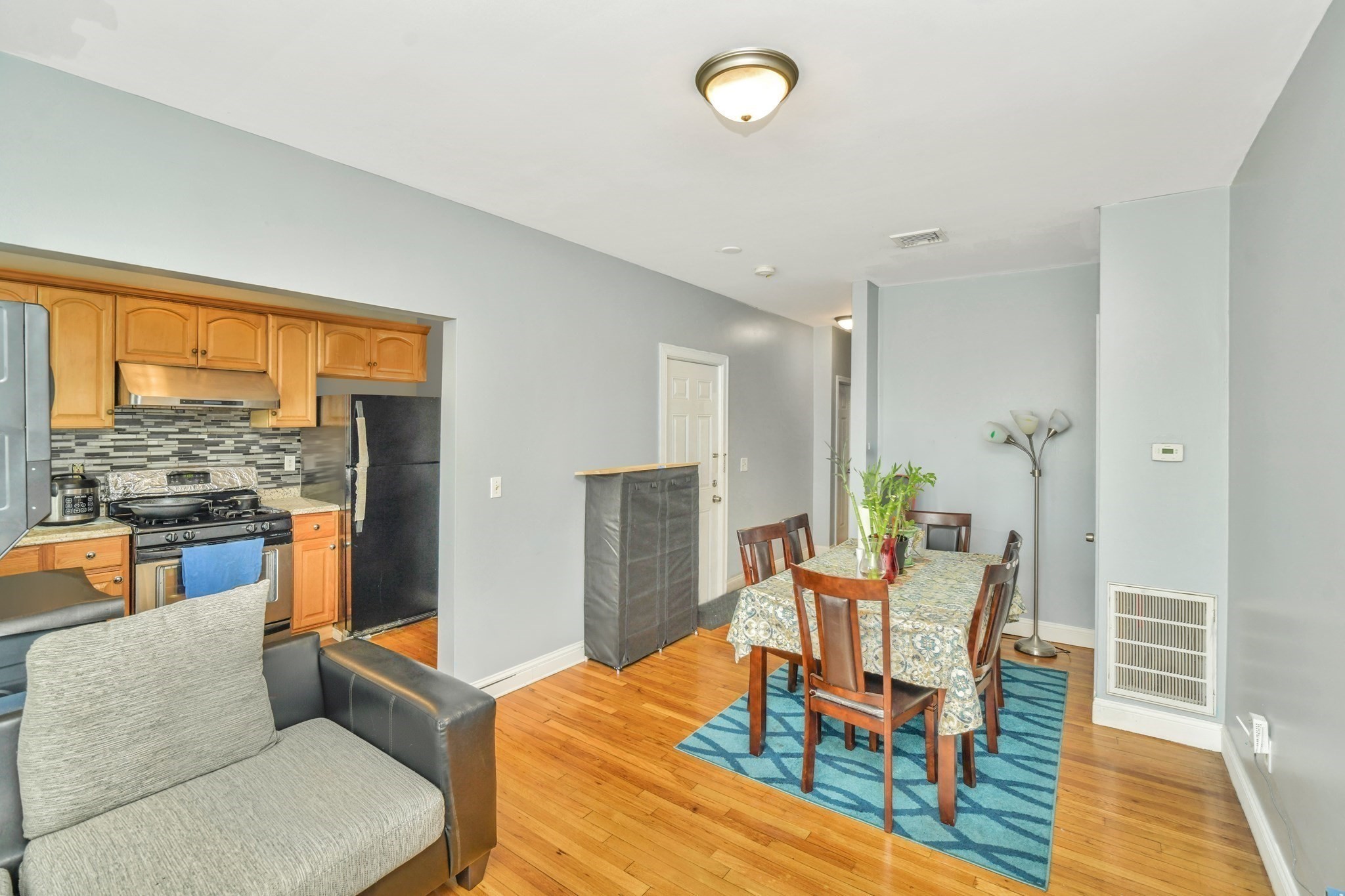 5-7 Everett Ave # 2 Property Photo 4