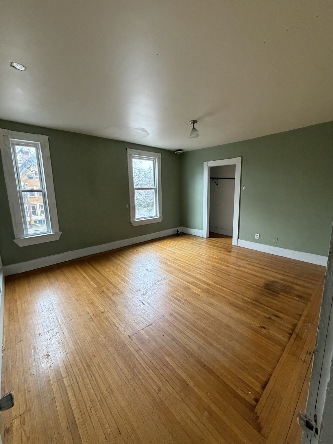 1030 Worthington St Property Photo 6