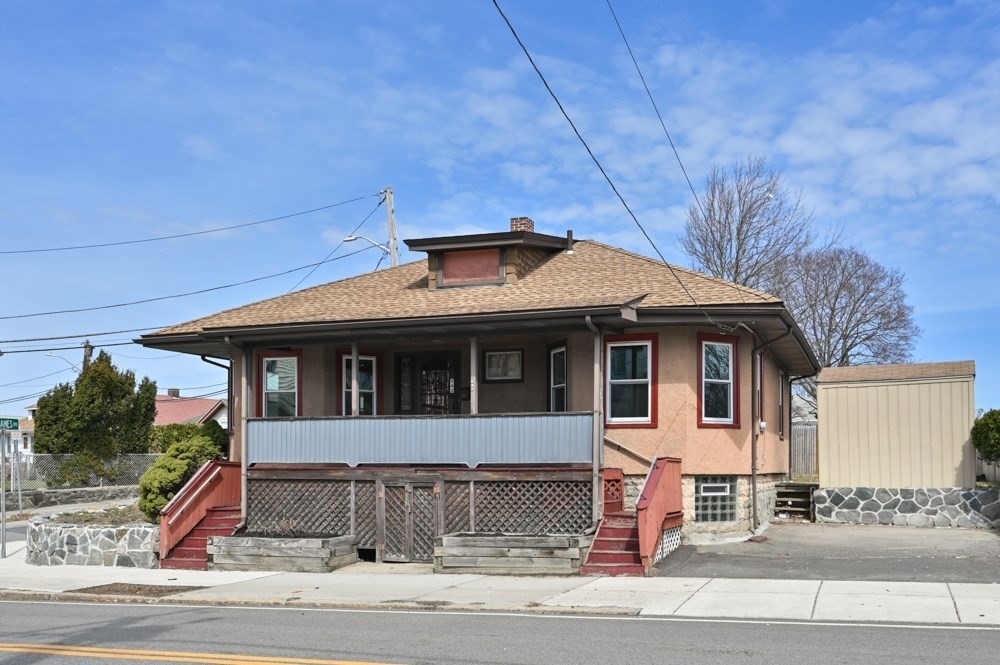 542 Riverside Ave Property Photo 1