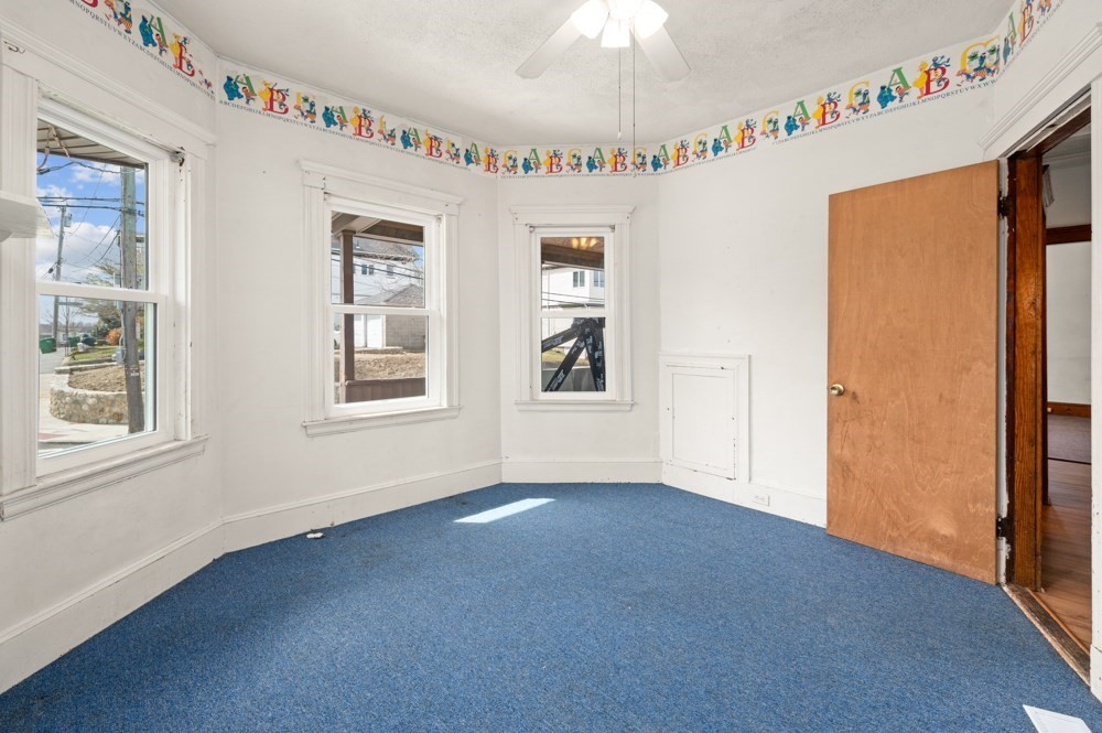 542 Riverside Ave Property Photo 12