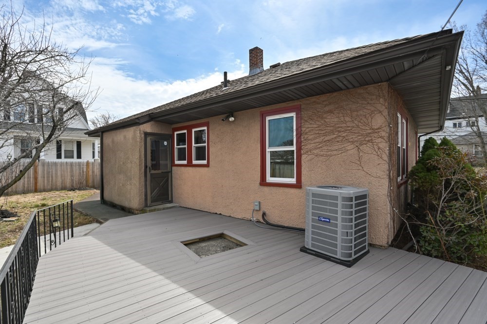 542 Riverside Ave Property Photo 29