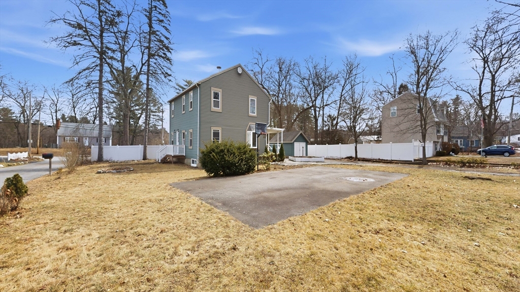 6 Balsamwood Ave Property Photo 3