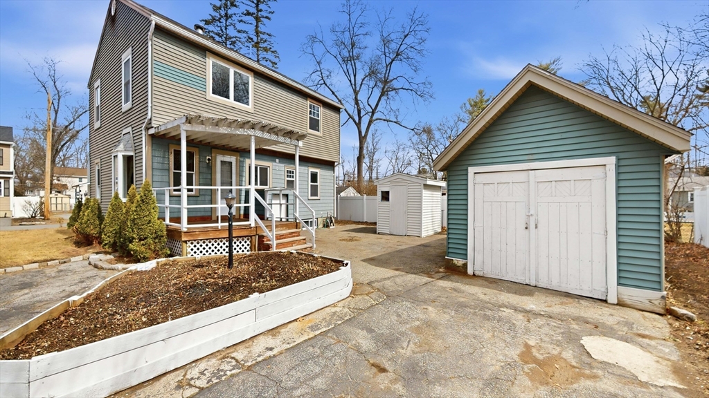 6 Balsamwood Ave Property Photo 4