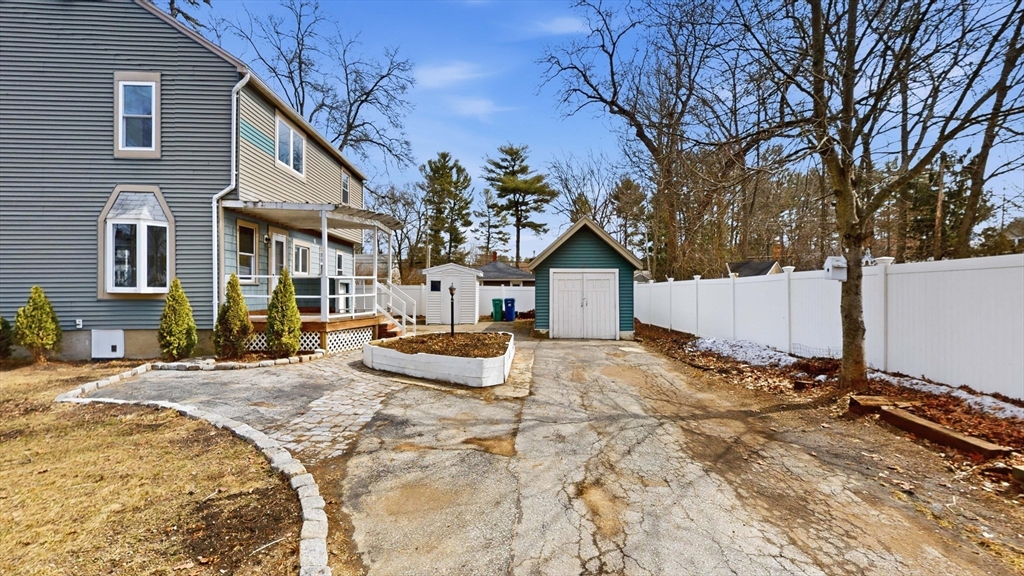6 Balsamwood Ave Property Photo 5