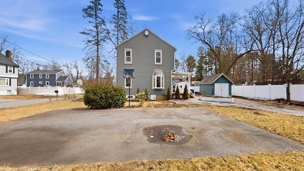 6 Balsamwood Ave Property Photo 6