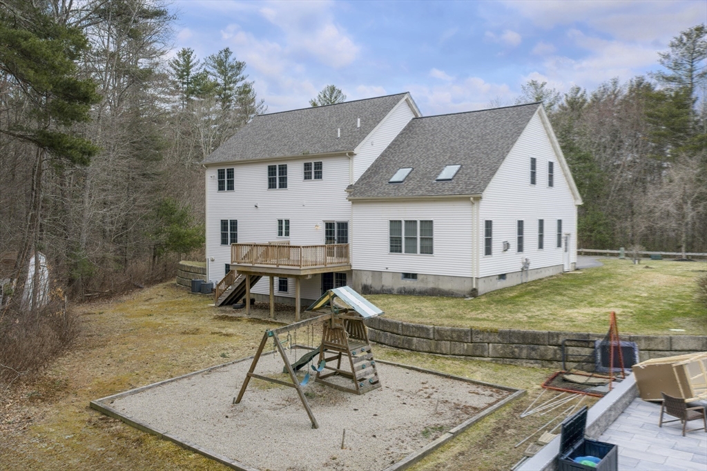 265 Finch Rd Property Photo 10