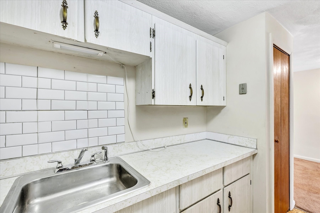 119 Grove St # 216 Property Photo 4