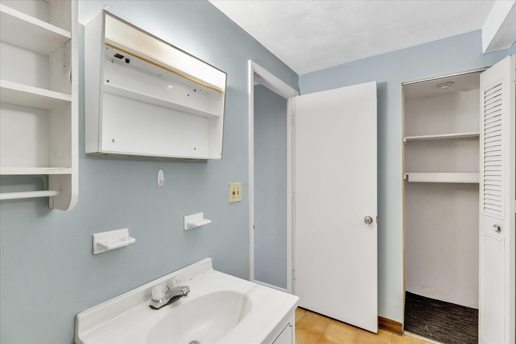119 Grove St # 216 Property Photo 10