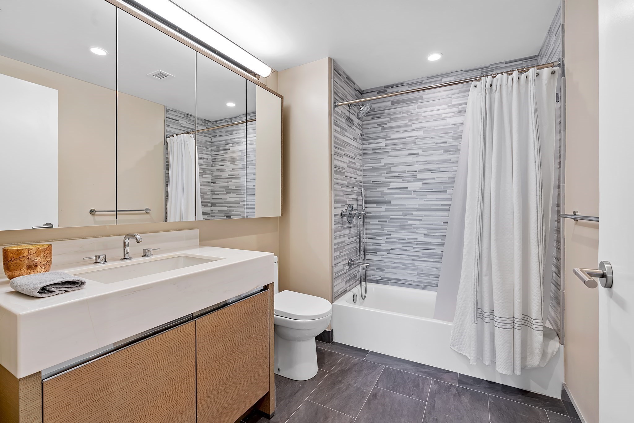 100 Lovejoy Wharf # F Property Photo 9