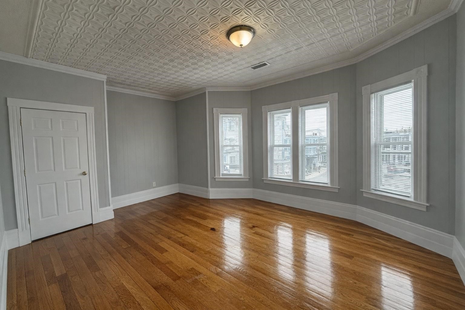 133 University Ave # 6 Property Photo 1