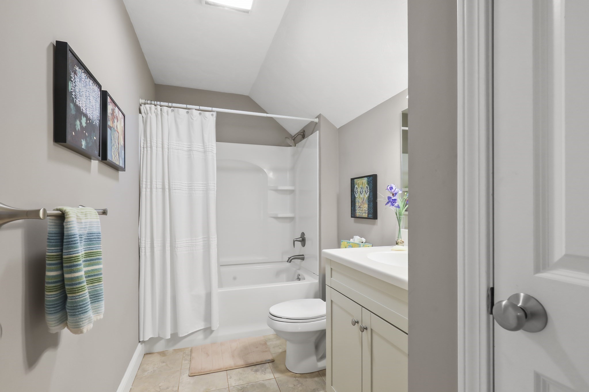 2 Amberwood Ct # 2 Property Photo 24