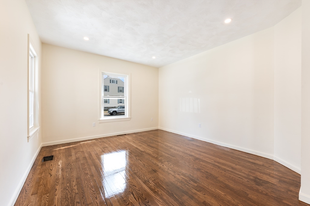 2-4 Brechin Ter Property Photo 6