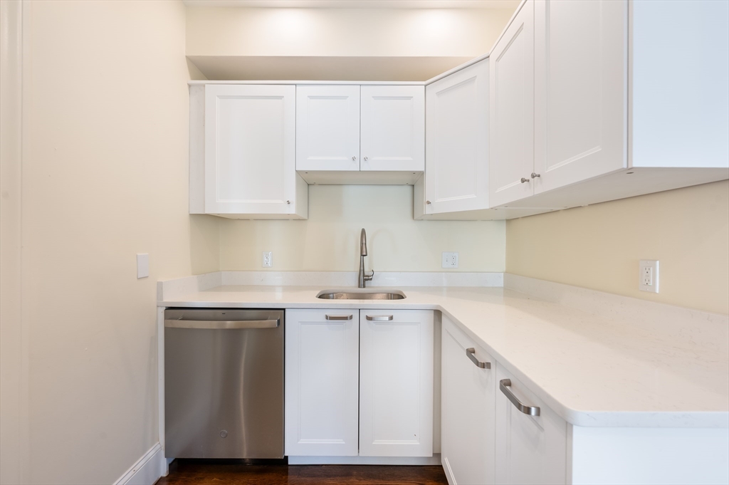 2-4 Brechin Ter Property Photo 12