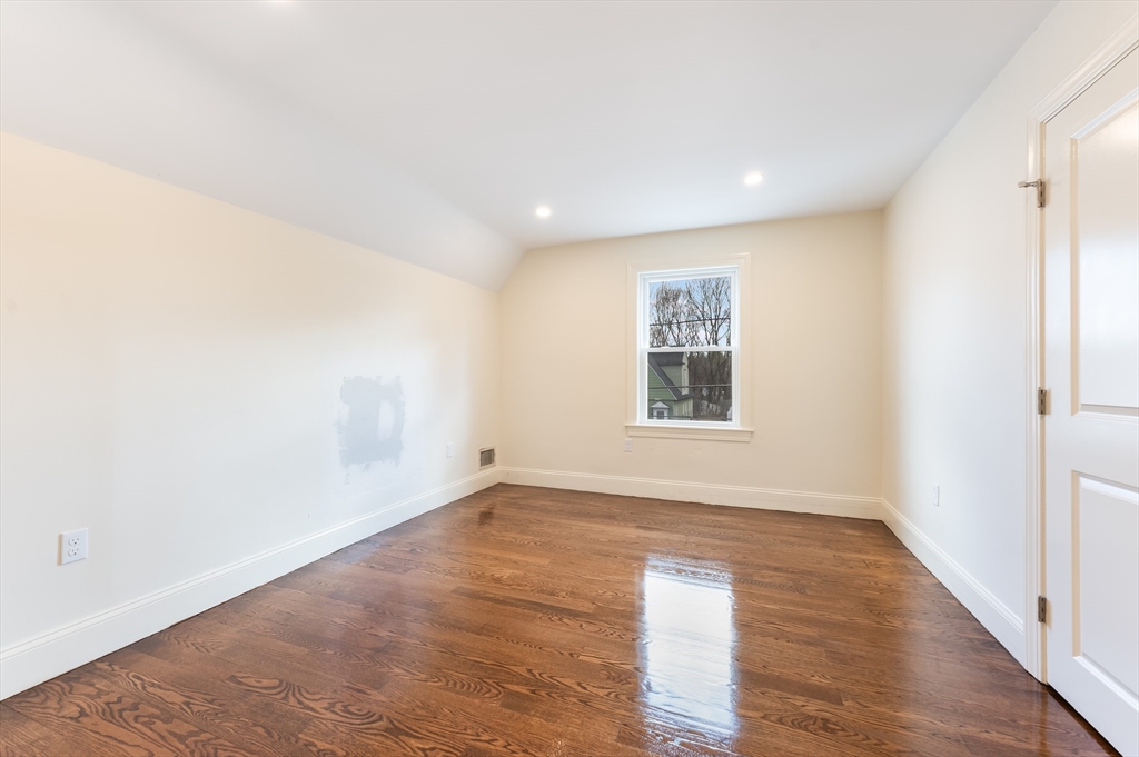 2-4 Brechin Ter Property Photo 16