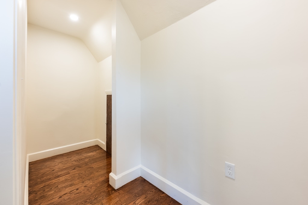 2-4 Brechin Ter Property Photo 26