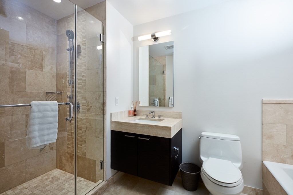 1 Franklin St # 2011 Property Photo 13
